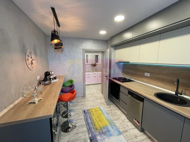 Inchiriere apartament de 2 camere in Piata Alba Iulia, stradal