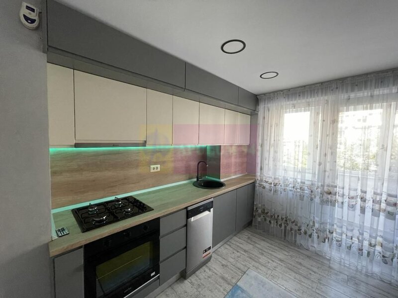 Inchiriere apartament de 2 camere in Piata Alba Iulia, stradal